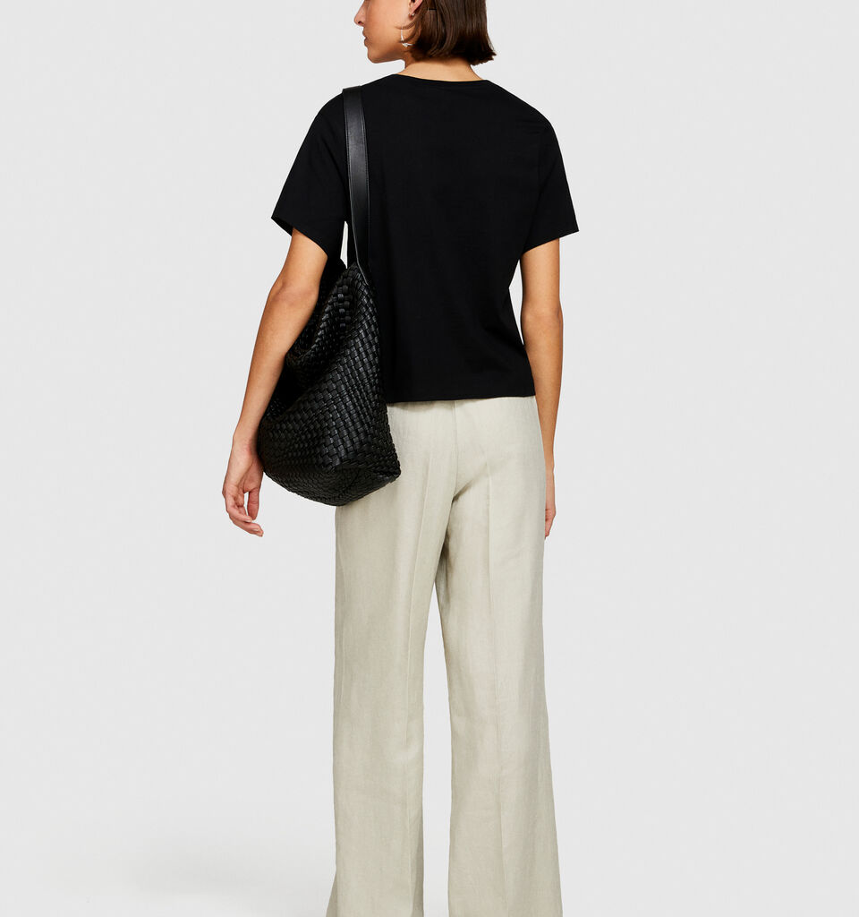 T-shirt with V-neck in 100% organic cotton - women's short sleeve t-shirts - Black | Sisley image number 3